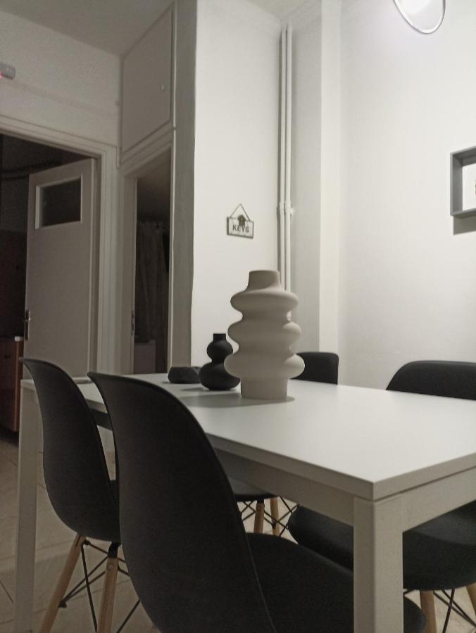 Pagrati Apartment Διαμέρισμα Παγκράτι Atene Esterno foto